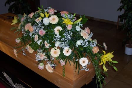 Sargschmuck – Beispiel 1